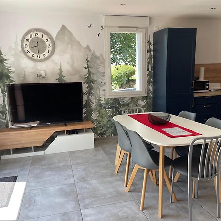 Gite Des Brimbelles La Neuveville-Devant-Lepanges Eksteriør bilde