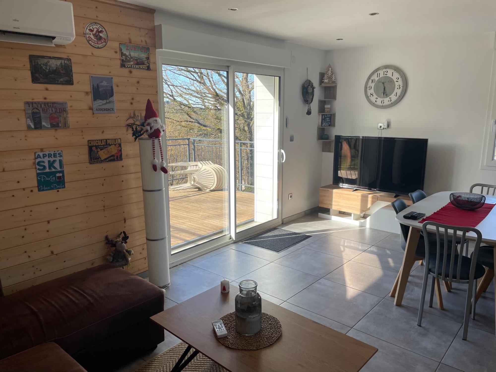 Gite Des Brimbelles La Neuveville-Devant-Lepanges Eksteriør bilde